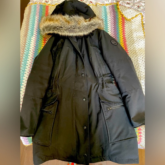 Canada Goose Women’s Kinley Parka - Picture 1 of 11